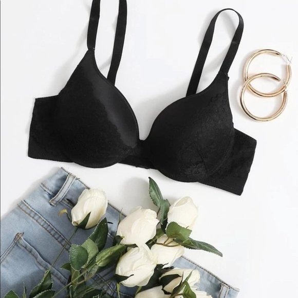 Other - Black floral lace underwire bra